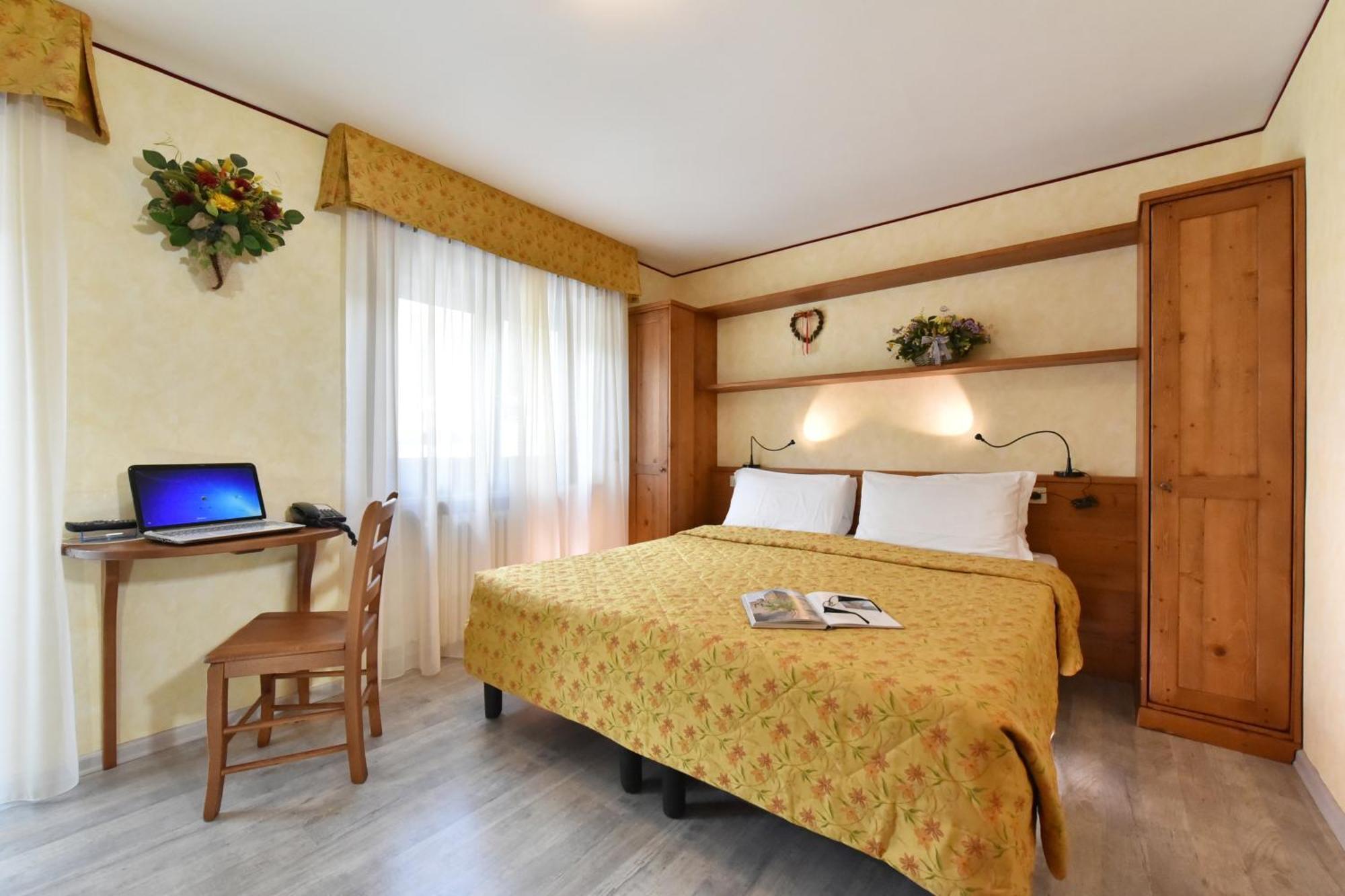 Hotel Bijou Valtournenche Exteriör bild