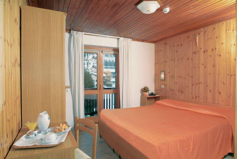 Hotel Bijou Valtournenche Exteriör bild